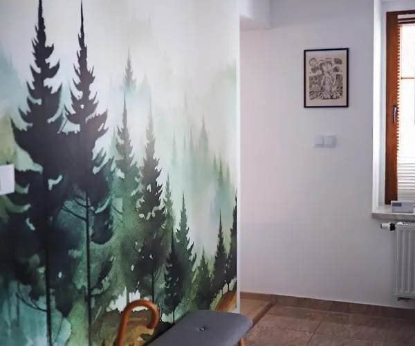 Pod Lasem Zdroj 예들리나-즈드로이