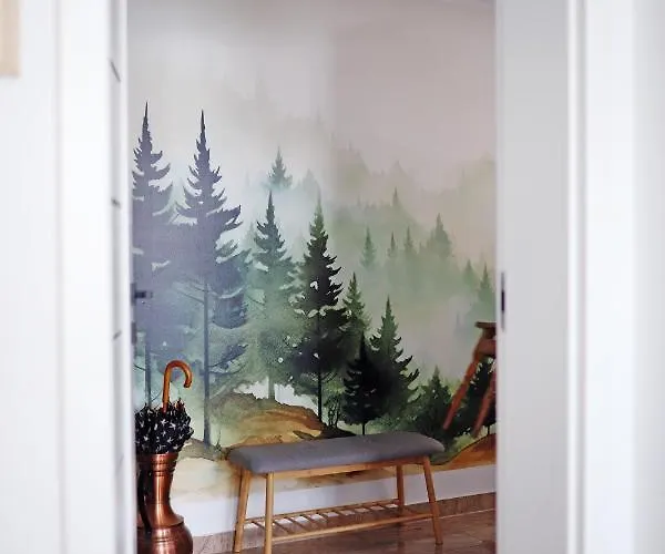 Pod Lasem Zdroj 예들리나-즈드로이