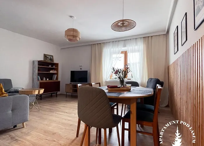 Pod Lasem Zdroj 아파트 예들리나-즈드로이